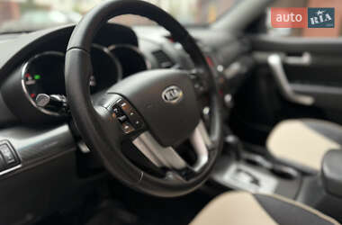 Позашляховик / Кросовер Kia Sorento 2010 в 
