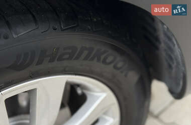 Позашляховик / Кросовер Kia Sorento 2010 в 