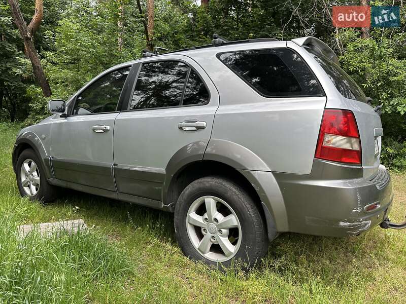 Внедорожник / Кроссовер Kia Sorento 2004 в 