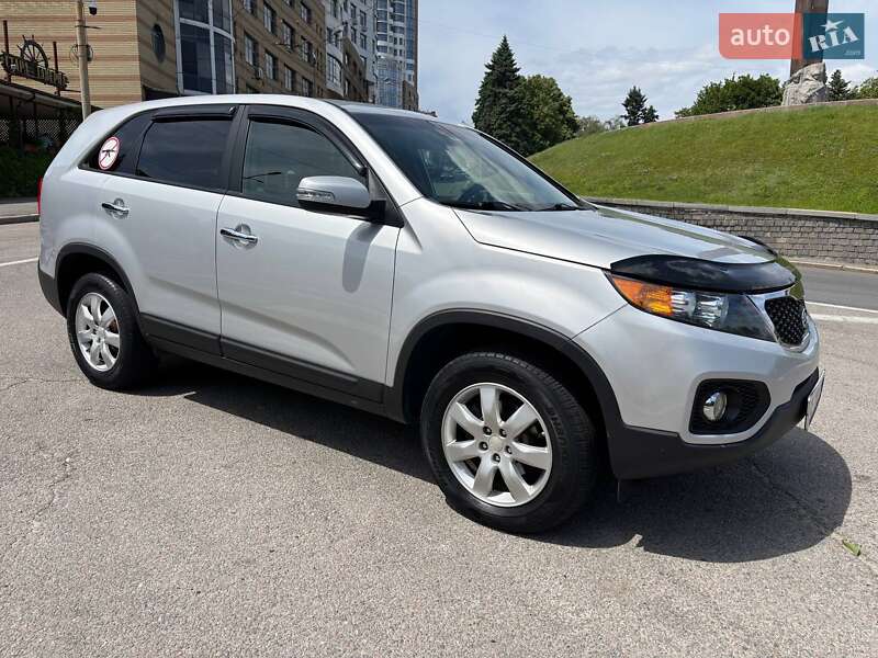 Позашляховик / Кросовер Kia Sorento 2010 в Дніпрі