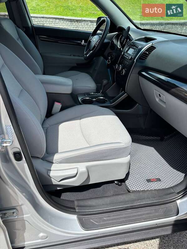 Позашляховик / Кросовер Kia Sorento 2010 в Дніпрі