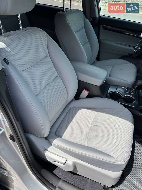 Позашляховик / Кросовер Kia Sorento 2010 в Дніпрі