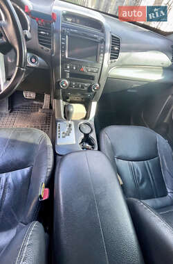 Внедорожник / Кроссовер Kia Sorento 2012 в 