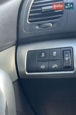 Внедорожник / Кроссовер Kia Sorento 2012 в 