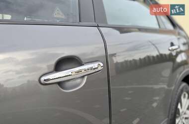 Позашляховик / Кросовер Kia Sorento 2013 в 