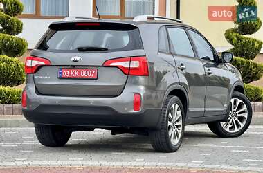 Позашляховик / Кросовер Kia Sorento 2013 в 