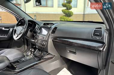 Позашляховик / Кросовер Kia Sorento 2013 в 