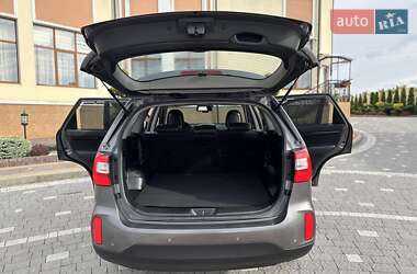 Позашляховик / Кросовер Kia Sorento 2013 в 
