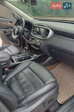 Позашляховик / Кросовер Kia Sorento 2015 в 