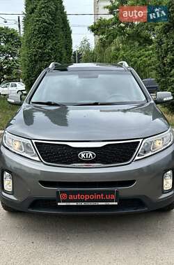 Позашляховик / Кросовер Kia Sorento 2012 в 