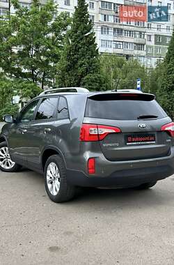 Позашляховик / Кросовер Kia Sorento 2012 в 