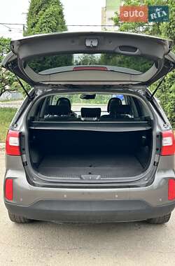Позашляховик / Кросовер Kia Sorento 2012 в 