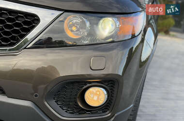 Позашляховик / Кросовер Kia Sorento 2010 в 