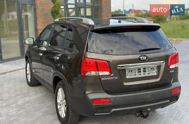 Позашляховик / Кросовер Kia Sorento 2010 в 