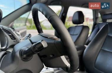 Позашляховик / Кросовер Kia Sorento 2010 в 
