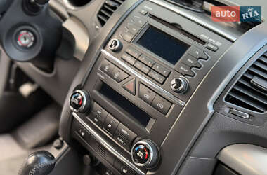 Позашляховик / Кросовер Kia Sorento 2010 в 