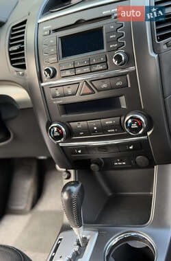 Позашляховик / Кросовер Kia Sorento 2010 в 