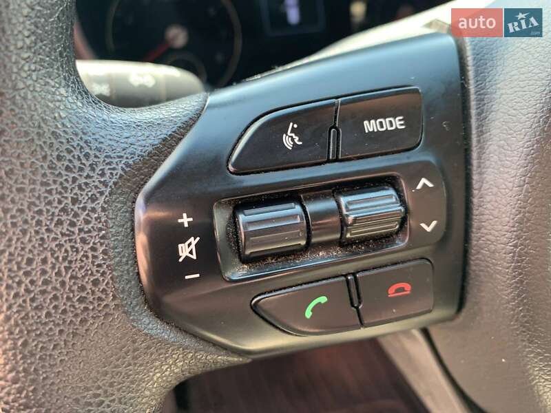 Позашляховик / Кросовер Kia Sorento 2015 в Києві