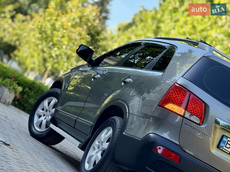 Внедорожник / Кроссовер Kia Sorento 2010 в Выгоде