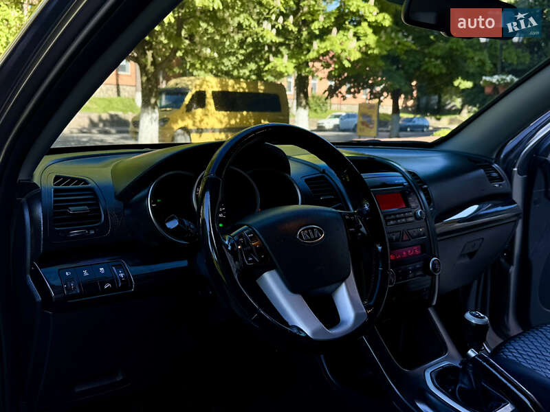 Внедорожник / Кроссовер Kia Sorento 2010 в Выгоде