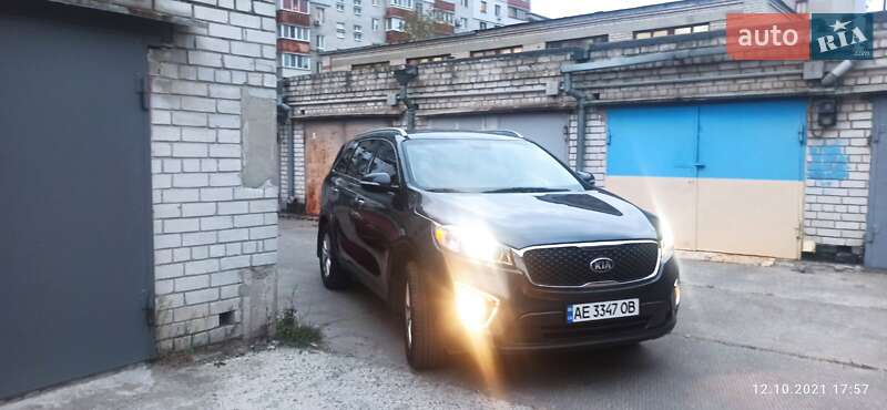 Позашляховик / Кросовер Kia Sorento 2015 в Дніпрі