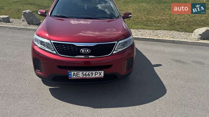 Внедорожник / Кроссовер Kia Sorento 2014 в 