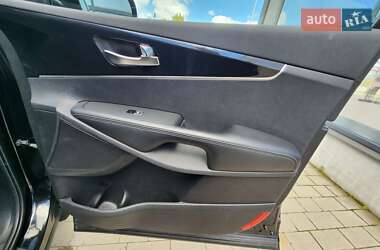 Внедорожник / Кроссовер Kia Sorento 2017 в 