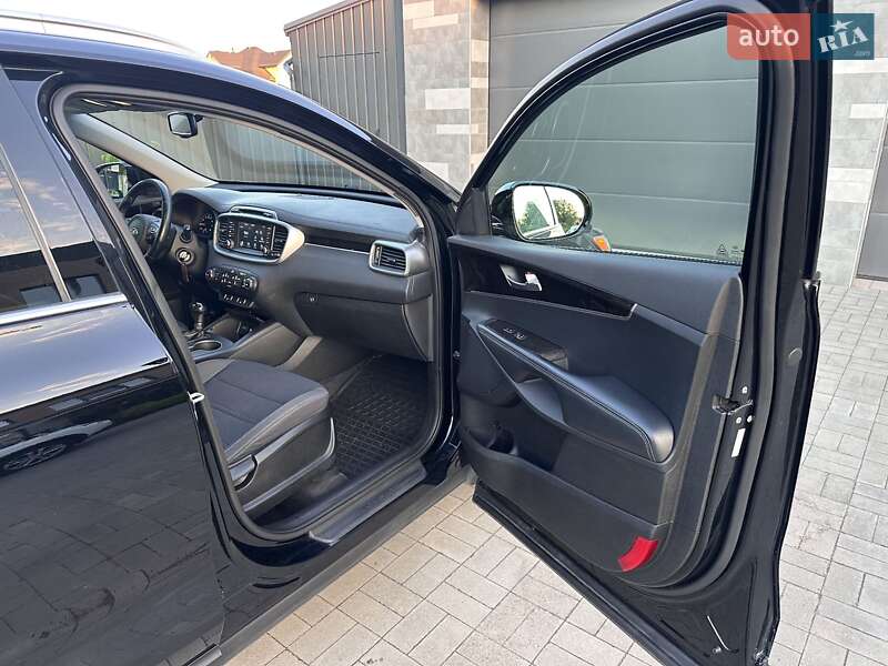 Позашляховик / Кросовер Kia Sorento 2017 в Києві