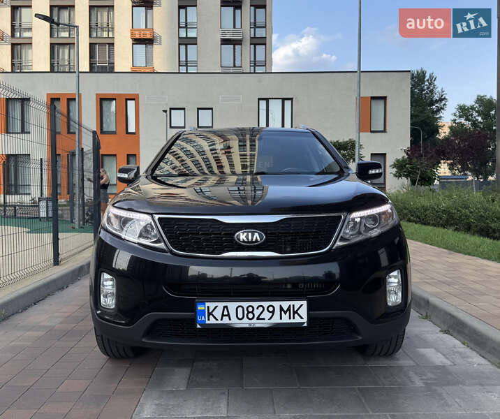 Позашляховик / Кросовер Kia Sorento 2013 в 