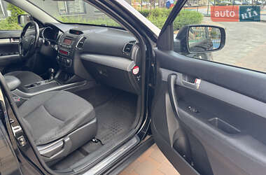 Позашляховик / Кросовер Kia Sorento 2013 в 