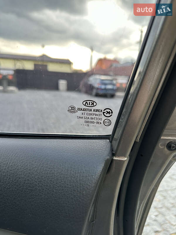 Позашляховик / Кросовер Kia Sorento 2012 в Києві