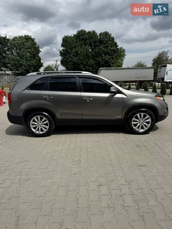 Позашляховик / Кросовер Kia Sorento 2012 в Скалаті