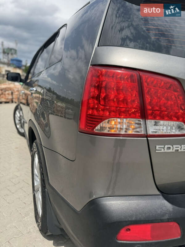 Позашляховик / Кросовер Kia Sorento 2012 в Скалаті