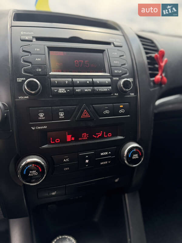 Позашляховик / Кросовер Kia Sorento 2012 в Скалаті