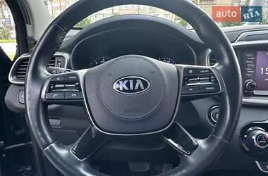 Внедорожник / Кроссовер Kia Sorento 2019 в 