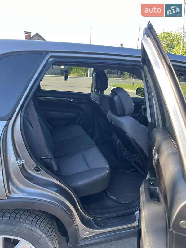 Внедорожник / Кроссовер Kia Sorento 2011 в Городке
