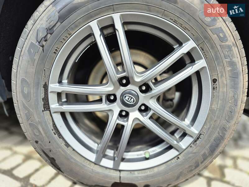 Позашляховик / Кросовер Kia Sorento 2015 в Шептицькому