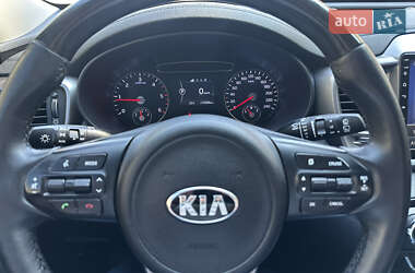 Внедорожник / Кроссовер Kia Sorento 2016 в 