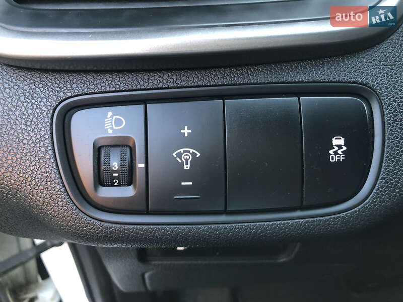 Позашляховик / Кросовер Kia Sorento 2015 в Києві