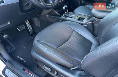 Внедорожник / Кроссовер Kia Sorento 2014 в 