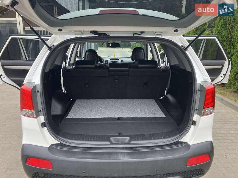 Позашляховик / Кросовер Kia Sorento 2010 в Львові