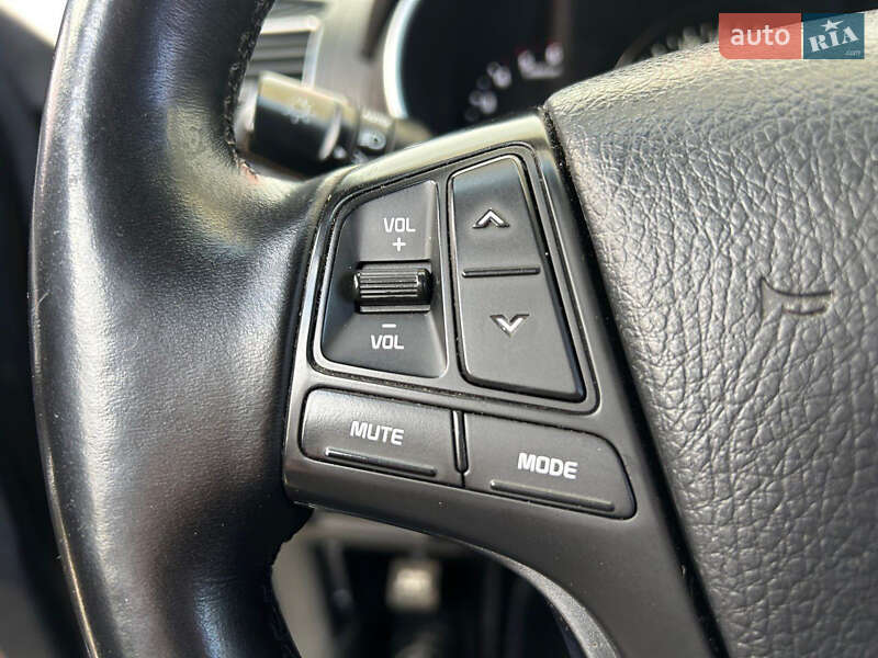 Позашляховик / Кросовер Kia Sorento 2012 в Одесі