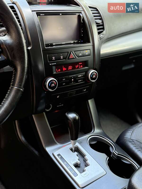 Внедорожник / Кроссовер Kia Sorento 2010 в Стрые