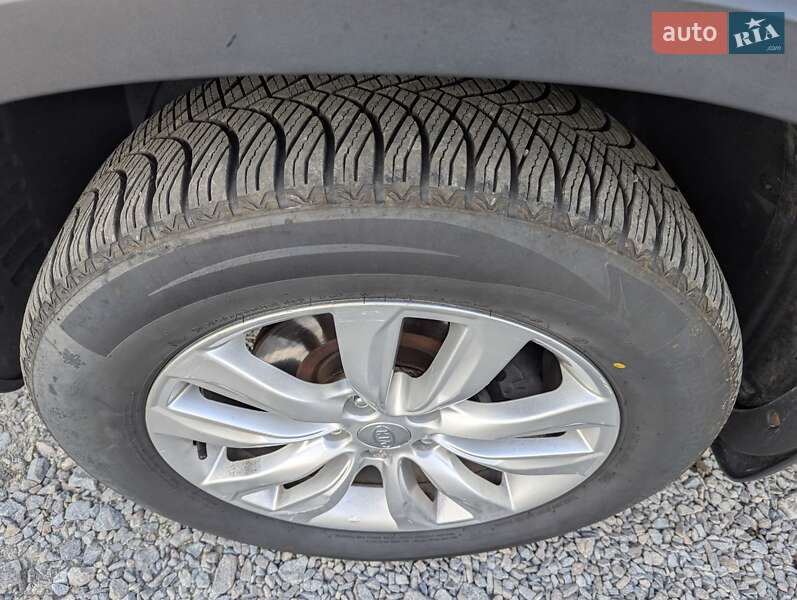 Внедорожник / Кроссовер Kia Sorento 2011 в Ровно