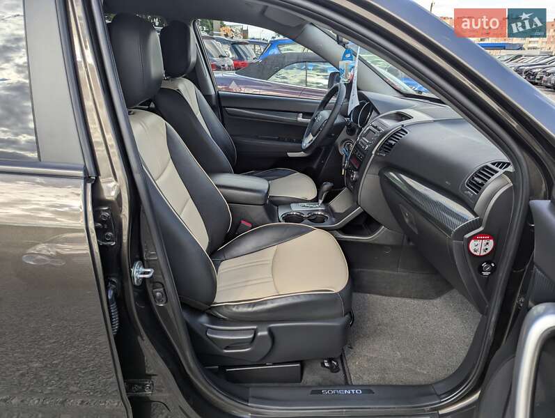 Внедорожник / Кроссовер Kia Sorento 2011 в Ровно