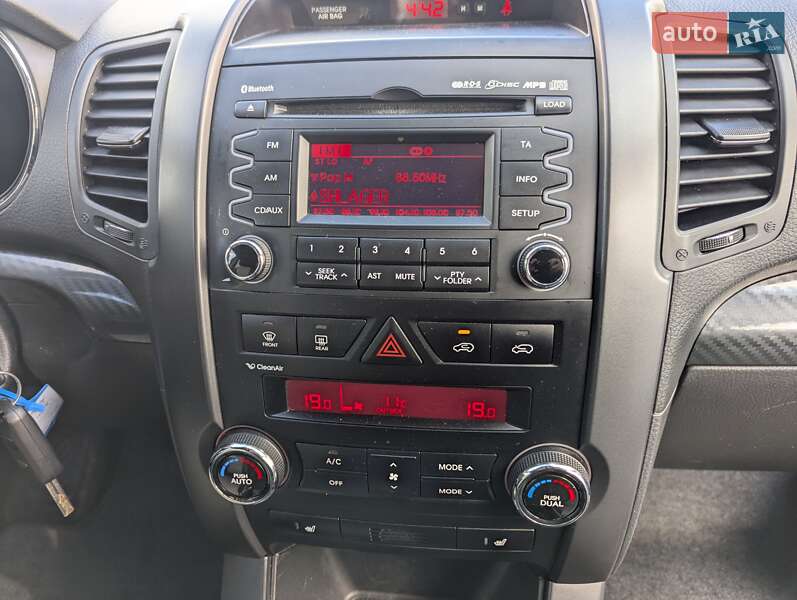 Внедорожник / Кроссовер Kia Sorento 2011 в Ровно