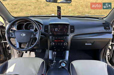 Позашляховик / Кросовер Kia Sorento 2010 в 