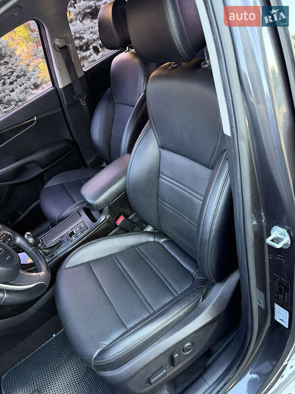 Внедорожник / Кроссовер Kia Sorento 2015 в Одессе