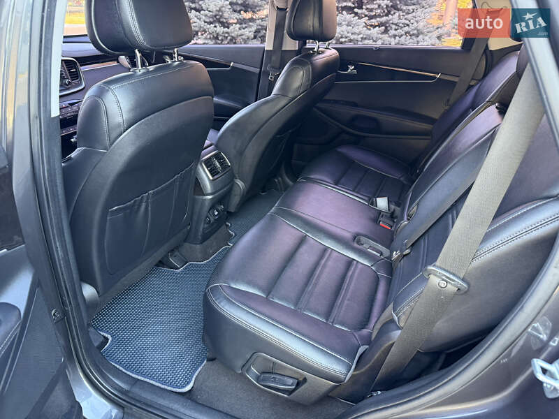 Внедорожник / Кроссовер Kia Sorento 2015 в Одессе