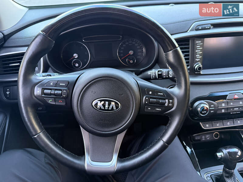 Внедорожник / Кроссовер Kia Sorento 2015 в Одессе